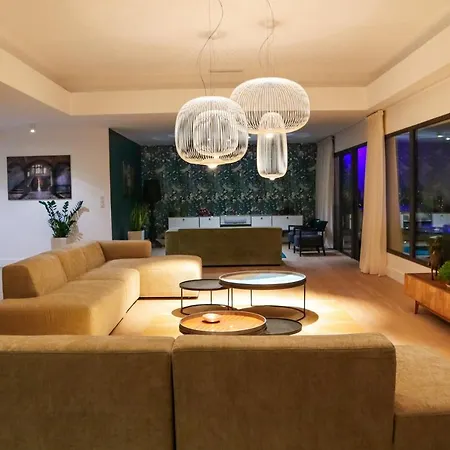 Caladea Locations De 5 Etoiles, Piscine Chauffee Порто-Веккіо