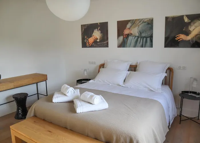 Caladea Locations De 5 Etoiles, Piscine Chauffee